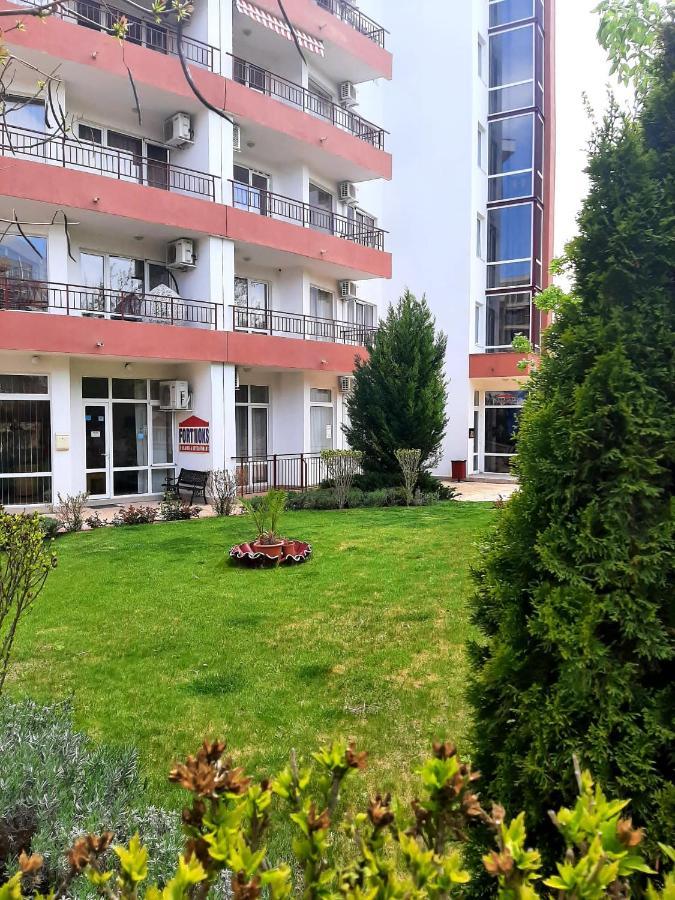Riviera Fort Beach Apartments By Kalina Resort, 라브다 외부 사진