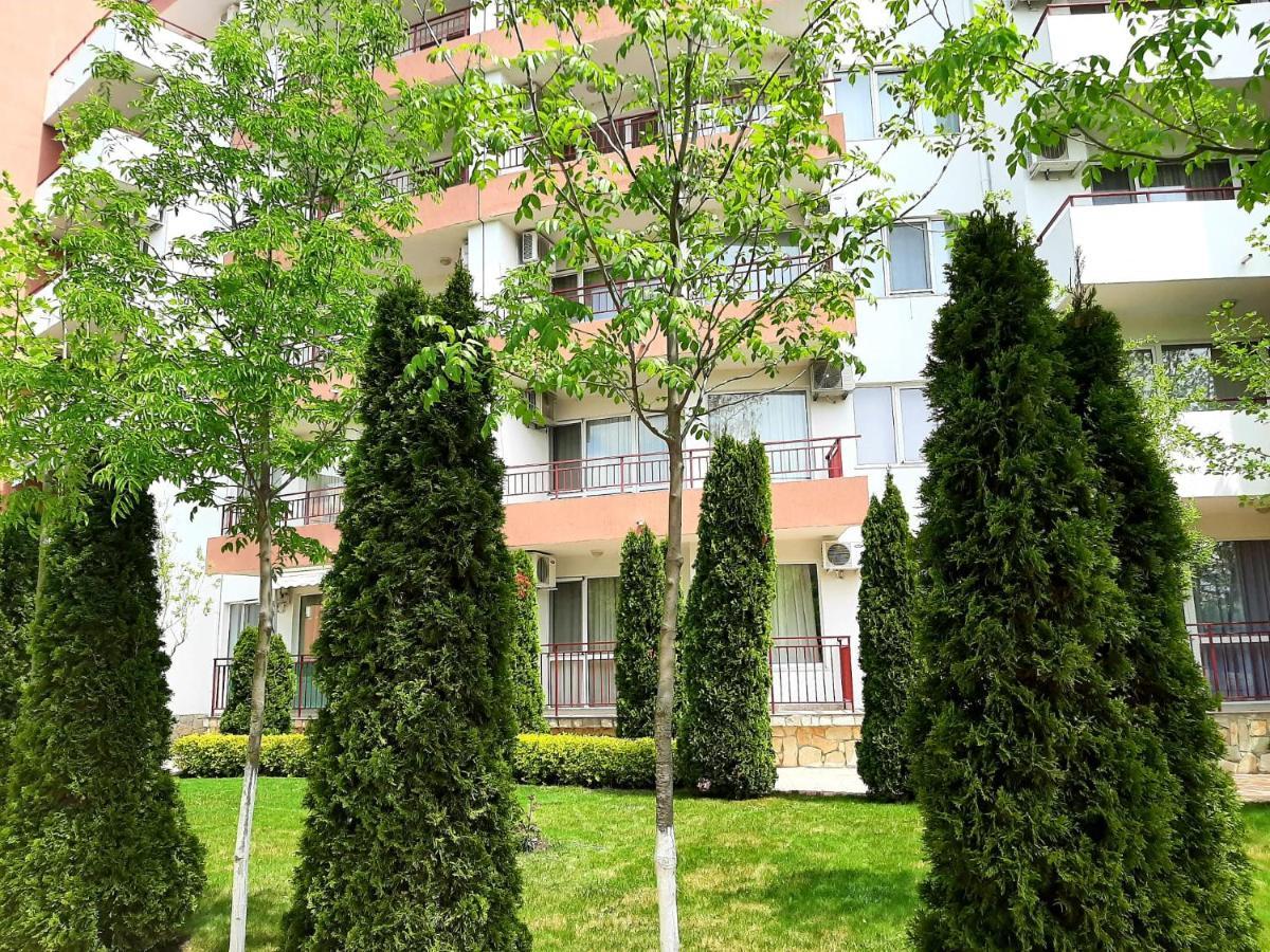 Riviera Fort Beach Apartments By Kalina Resort, 라브다 외부 사진