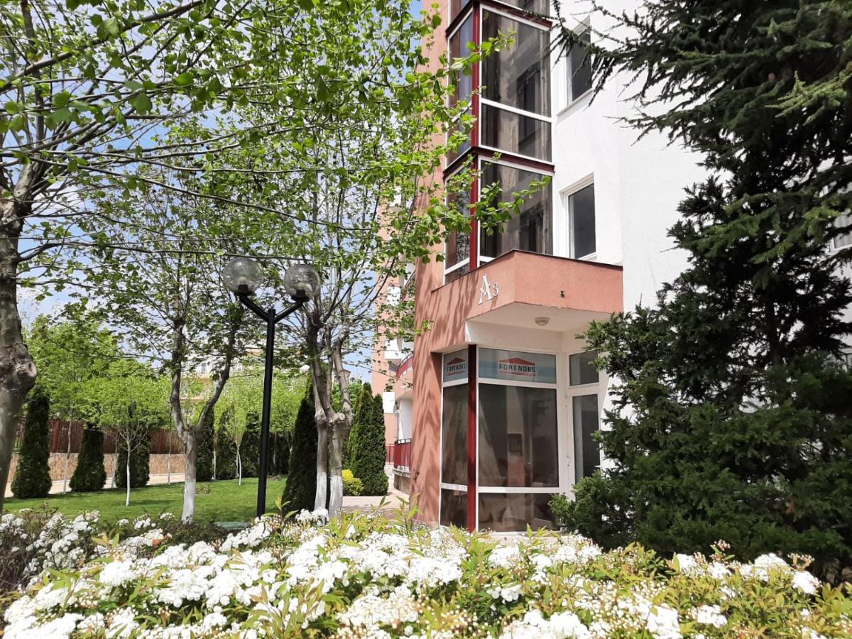 Riviera Fort Beach Apartments By Kalina Resort, 라브다 외부 사진