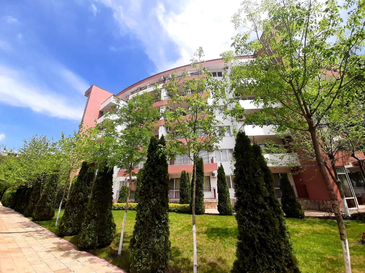 Riviera Fort Beach Apartments By Kalina Resort, 라브다 외부 사진