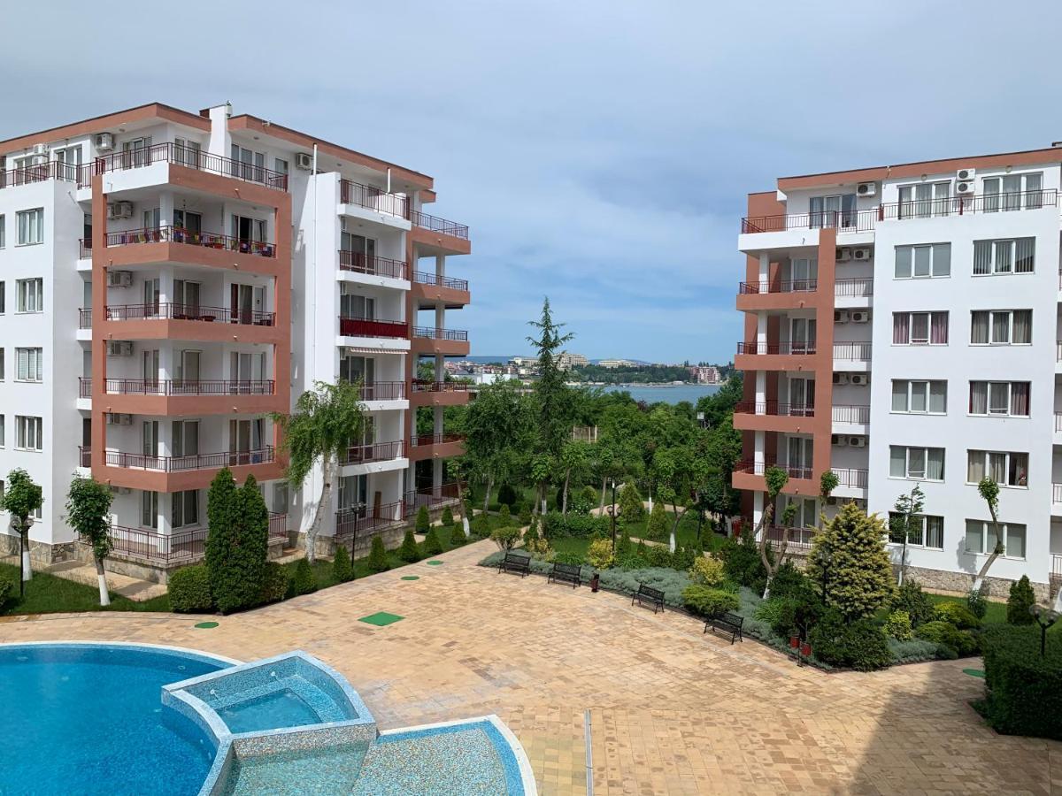 Riviera Fort Beach Apartments By Kalina Resort, 라브다 외부 사진