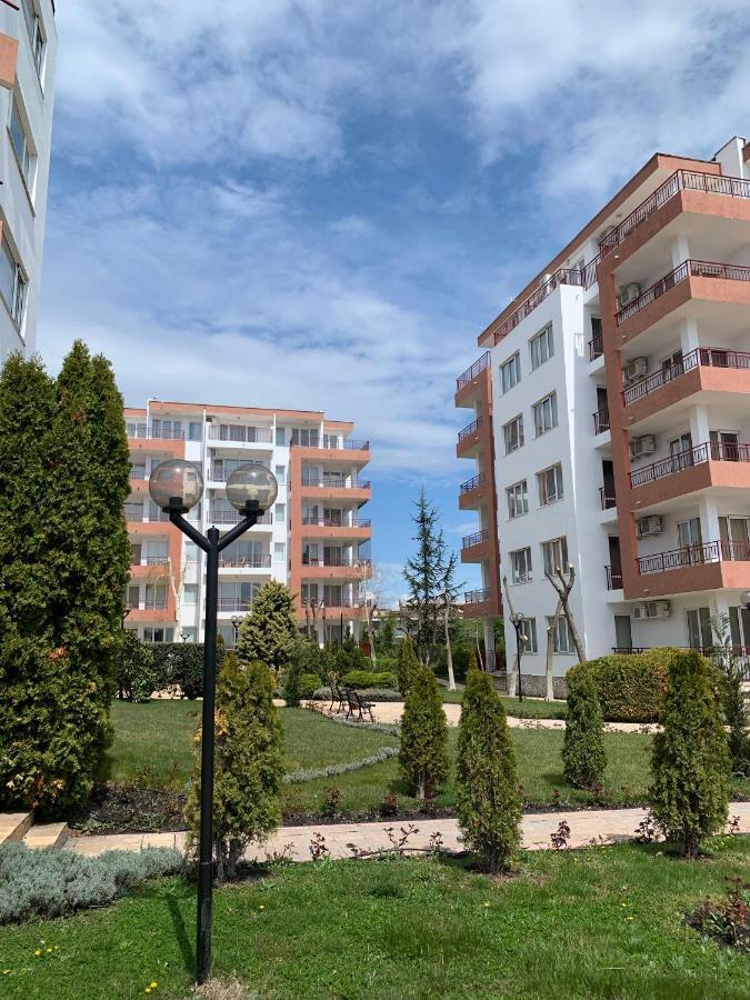 Riviera Fort Beach Apartments By Kalina Resort, 라브다 외부 사진